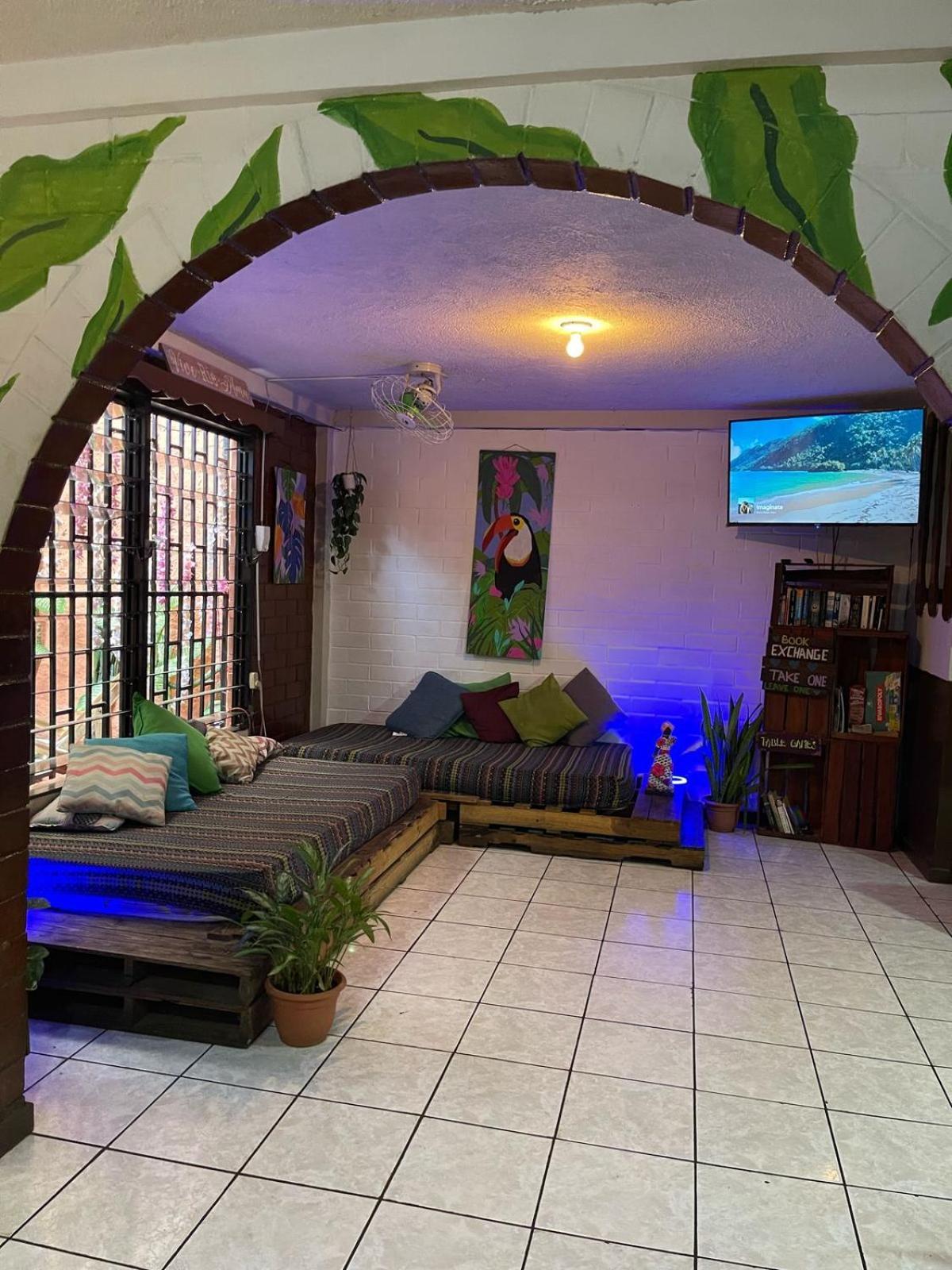 Pool House Hostel Санта-Ана Экстерьер фото