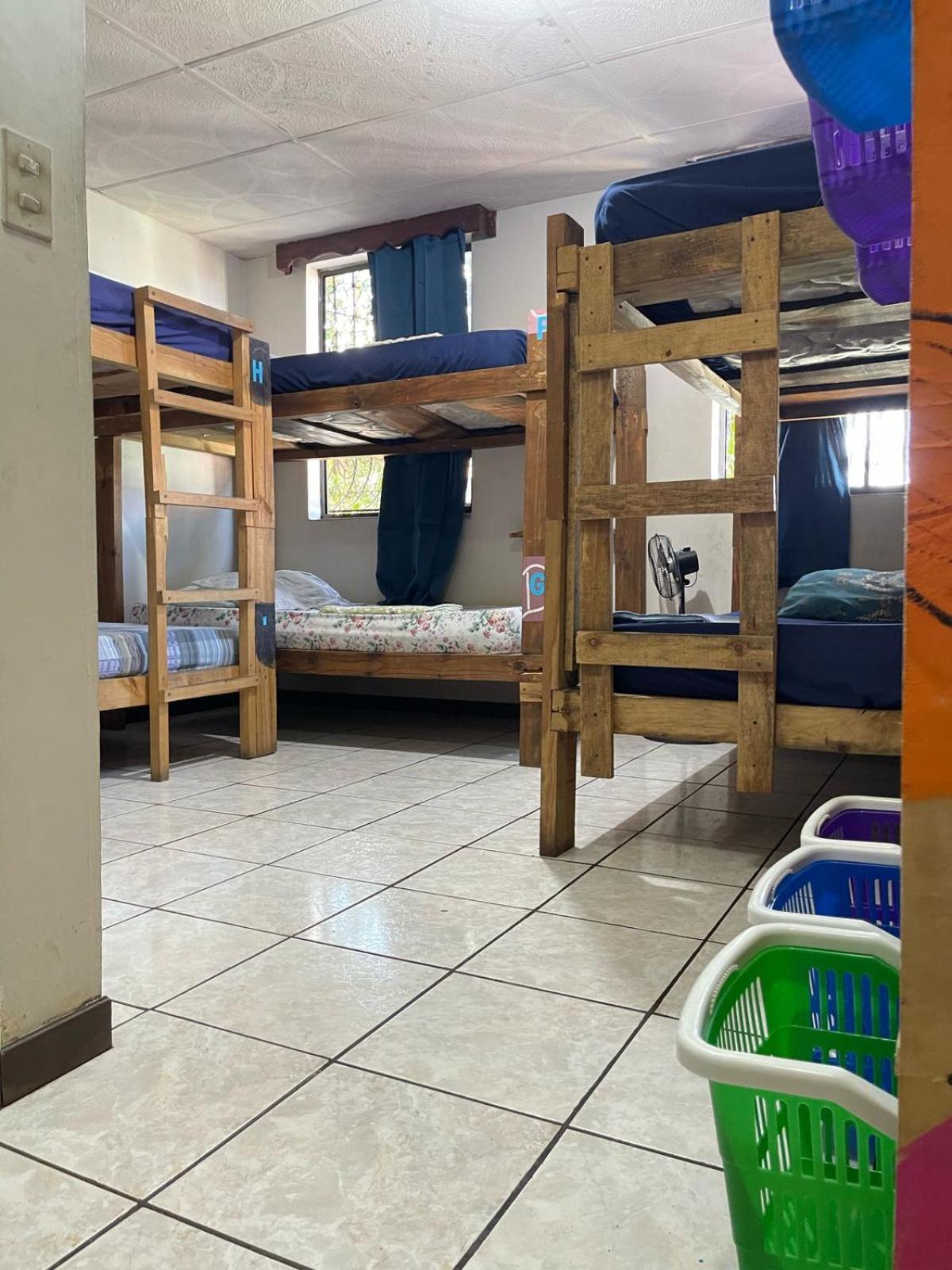 Pool House Hostel Санта-Ана Экстерьер фото