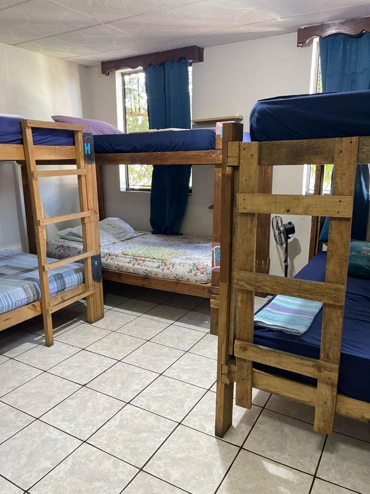 Pool House Hostel Санта-Ана Экстерьер фото
