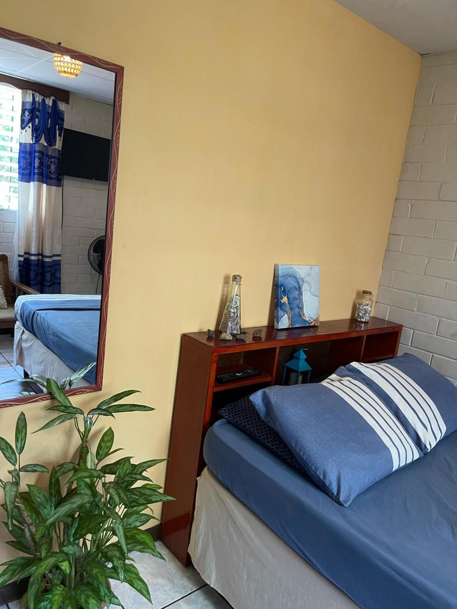 Pool House Hostel Санта-Ана Экстерьер фото